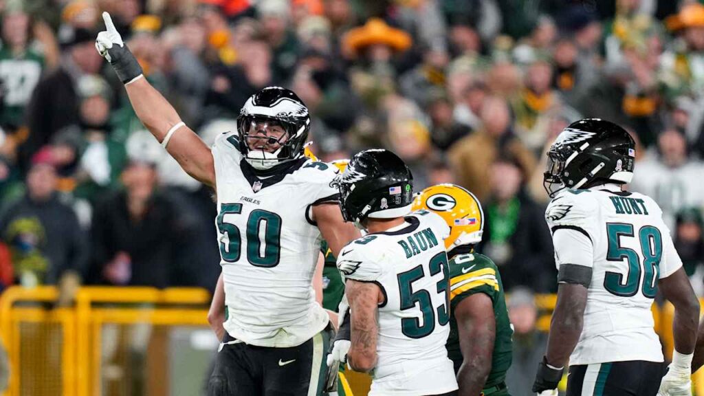Eagles Edge Packers in Defensive Showdown