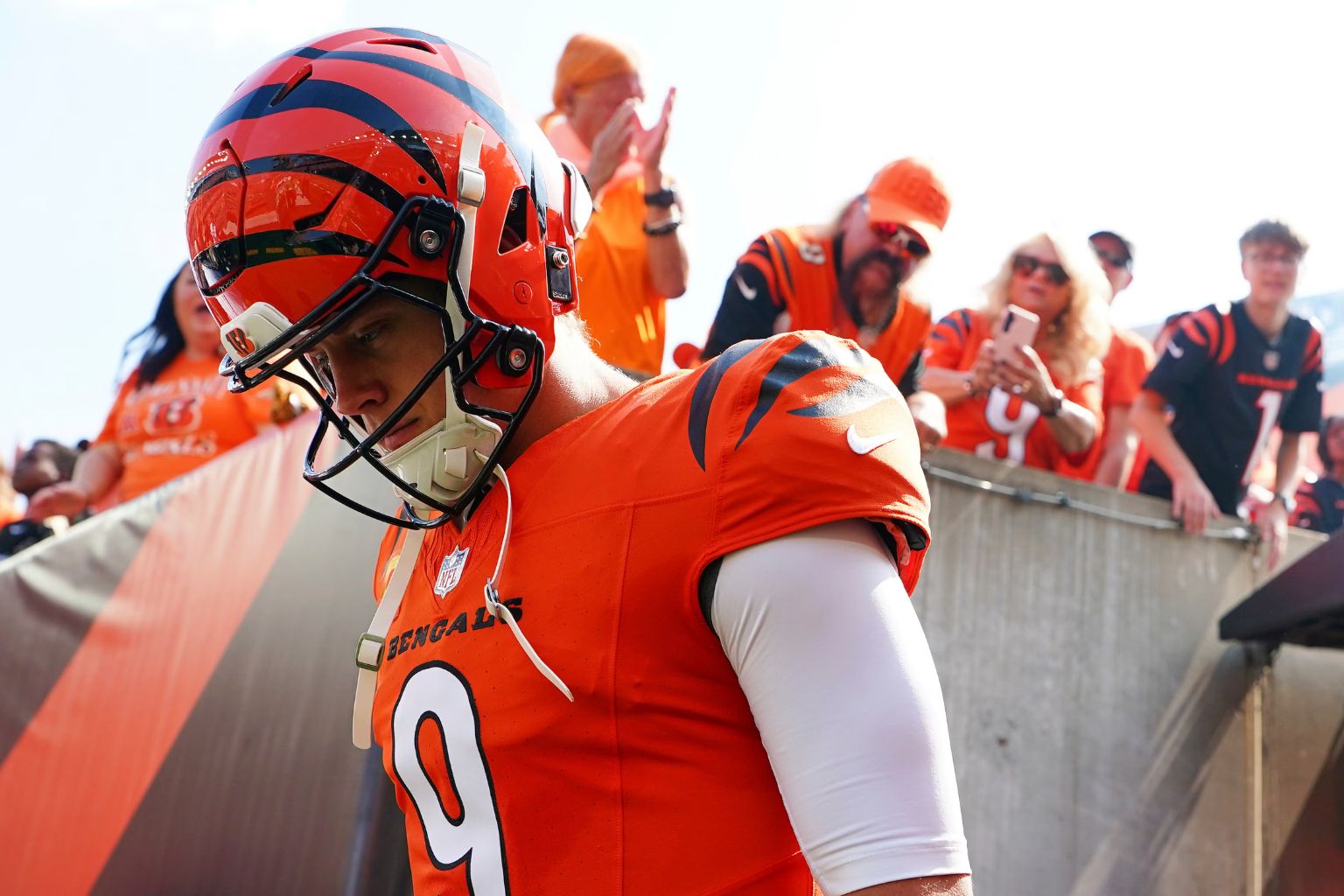 NFL Injury Meltdown: Bengals’ Fantasy Gamble Costs Burrow Surgery as Daniels and McCarthy Go Down