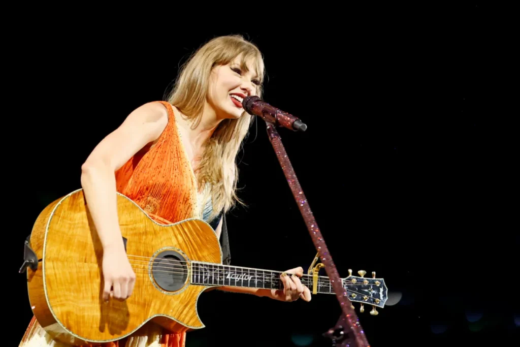 Taylor Swift Named to the Nashville Songwriters Hall of Fame, Becoming Its Youngest Inductee Ever